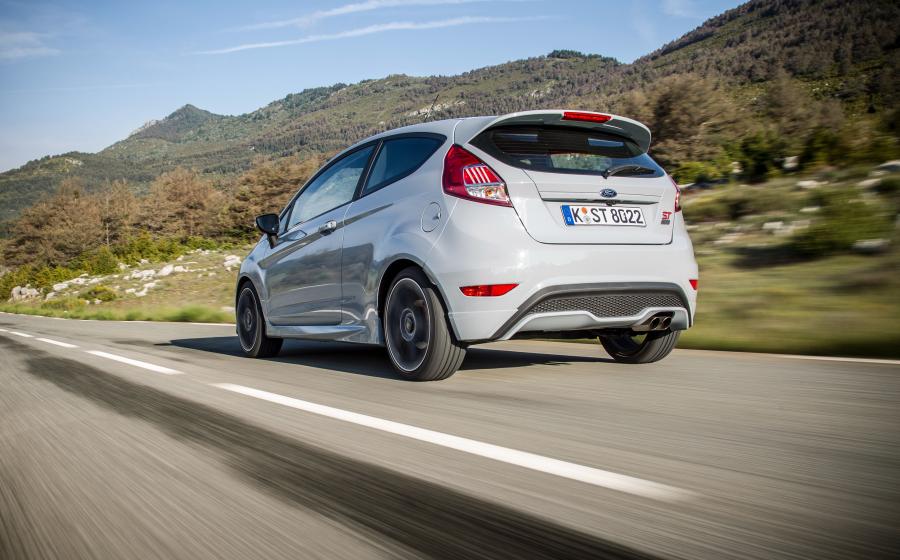  Ford Fiesta ST200 2016 года  (фото 21 из 36)
